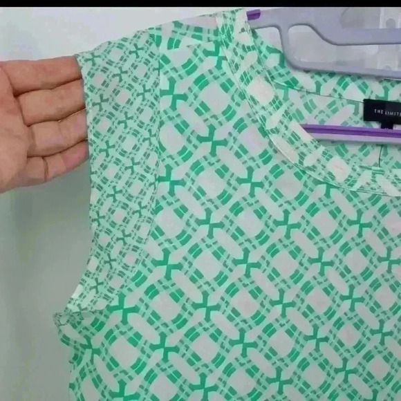 🌻THE LIMITED GREEN TOP - Picture 5 of 5
